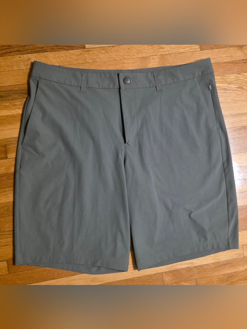 Men's Lululemon 38 Commission Warpstreme Olive Grey Performance Shorts